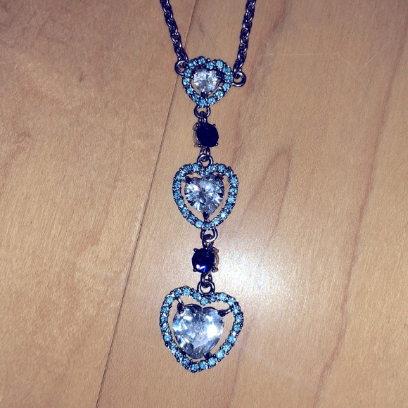 Fashionable necklace with rhinestone design - Picture 2 of 4